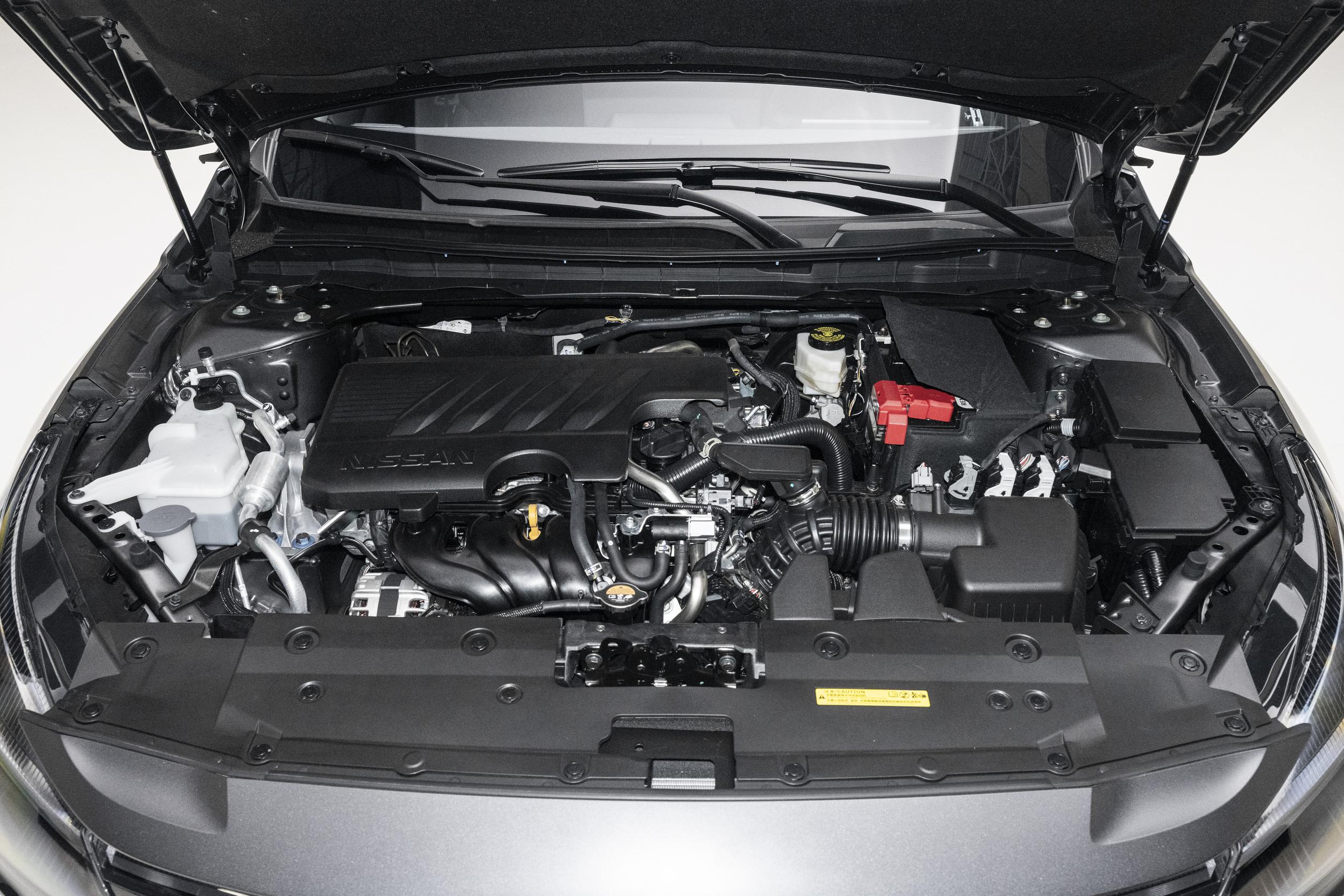 合资燃油车里的新势力，天籁·鸿蒙座舱如何做到科技与温度并存？