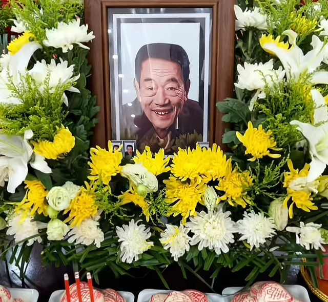 杨少华吊唁仪式如修罗场！杂耍、闹场、大和解，刺青男穿裤衩主持