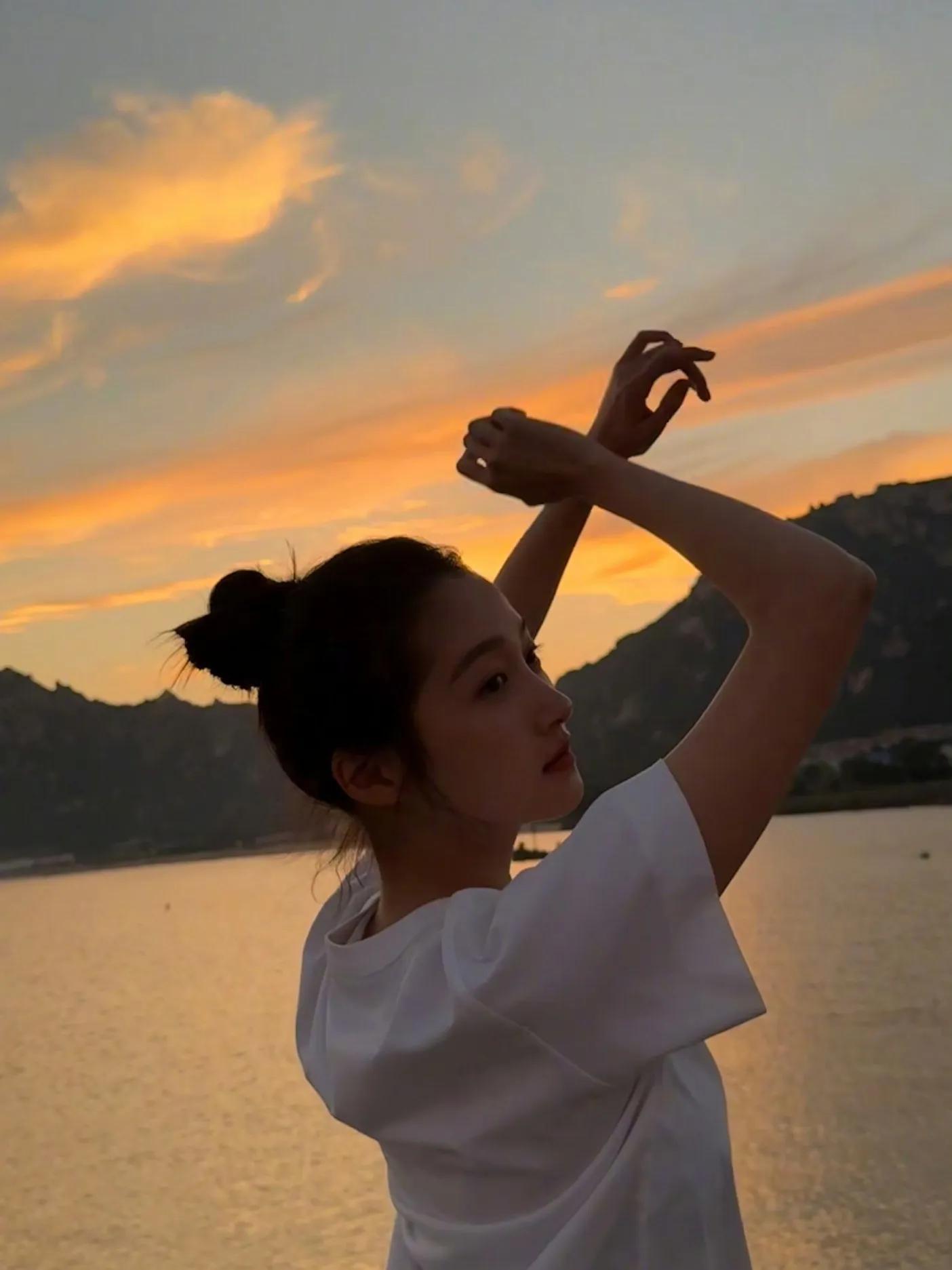 关晓彤写真美图