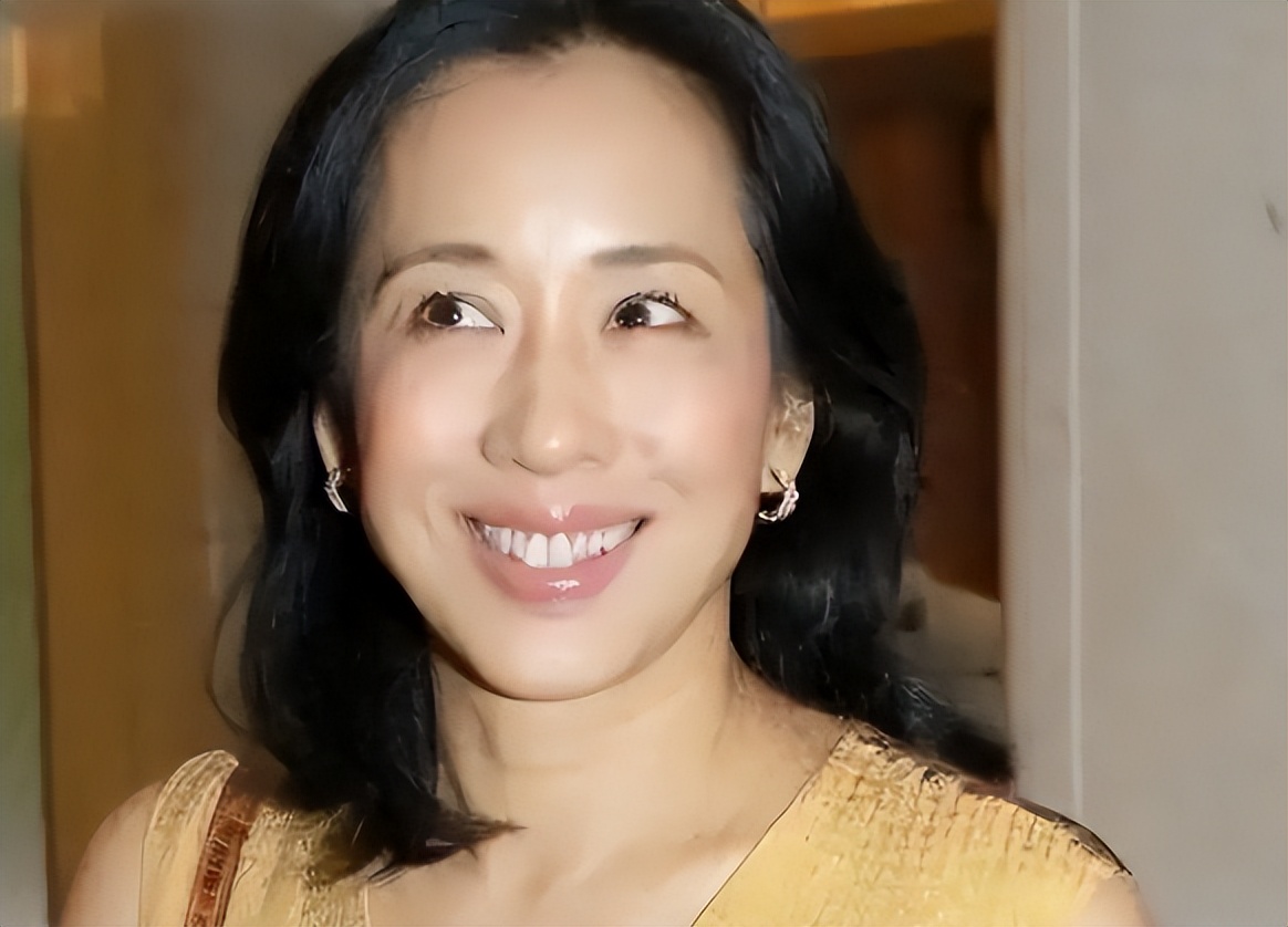 王晶曝霍震霆离婚内幕，罗康瑞早与朱玲玲约定，只是碍于豪门体面