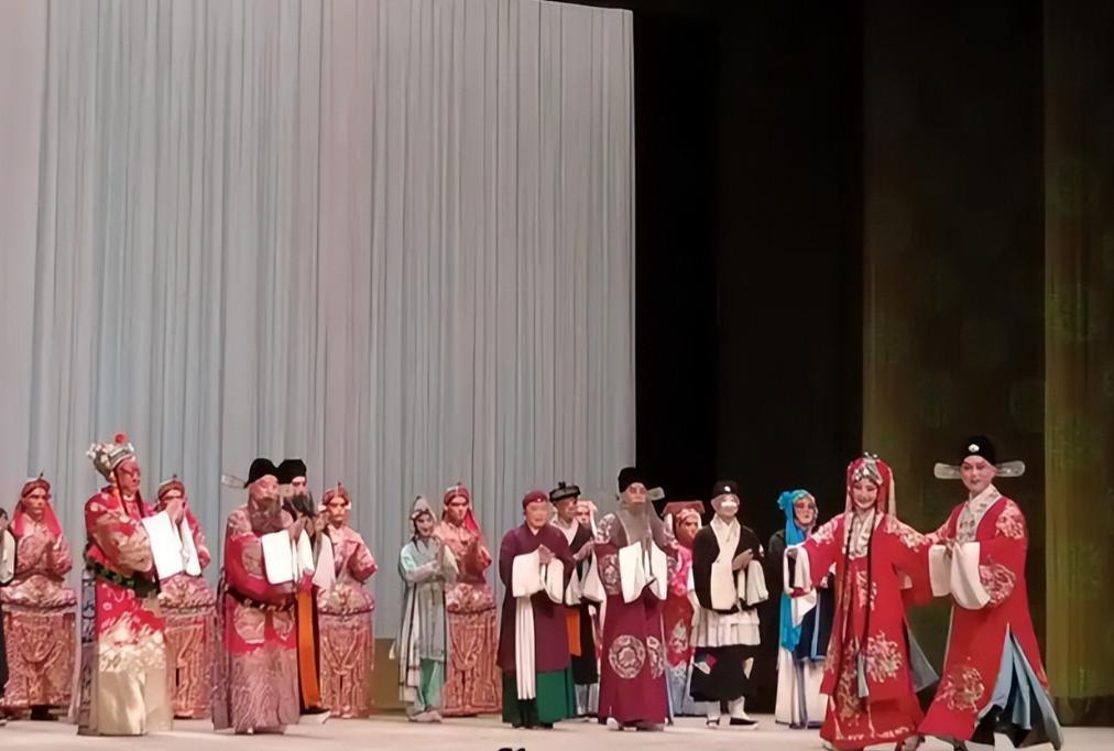 至今未婚未育,却有挚友相伴27年!59岁的她活得真通透