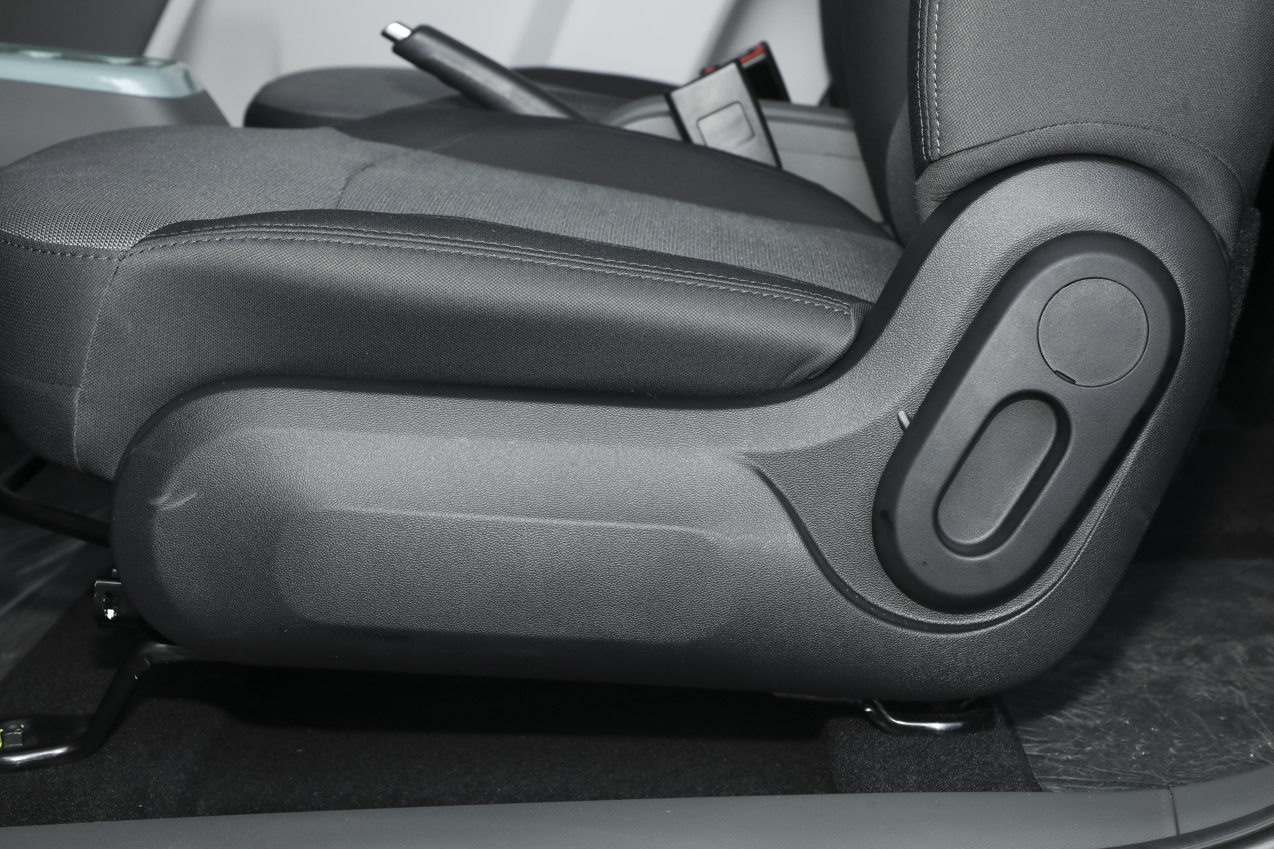 五菱宏光MINI EV 对比长安糯玉米 该怎么选?