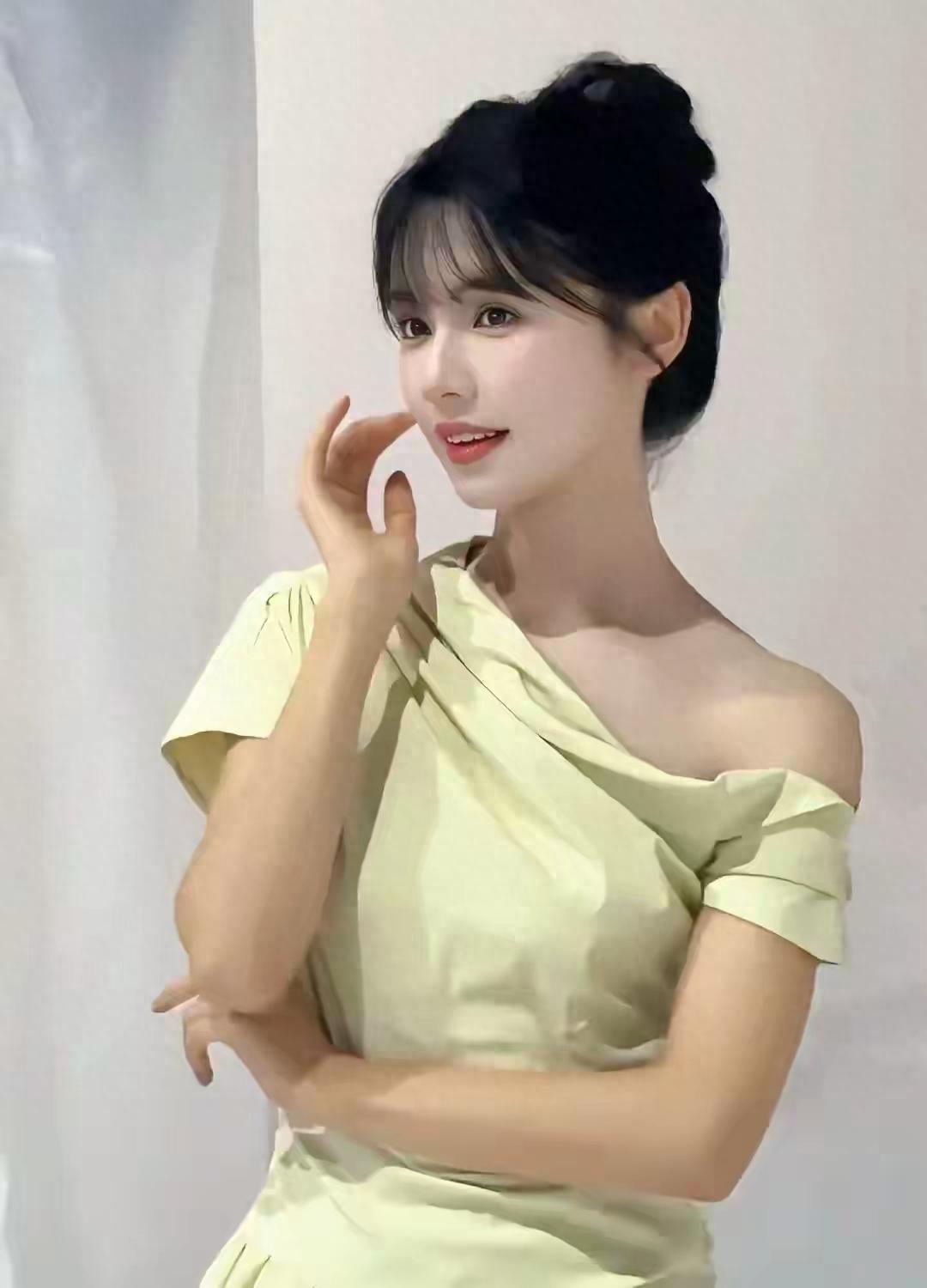 短剧盛典生图暴击来了：郭宇欣脸凹 张晋宜眼吊 陈芳彤肿成发面馒头