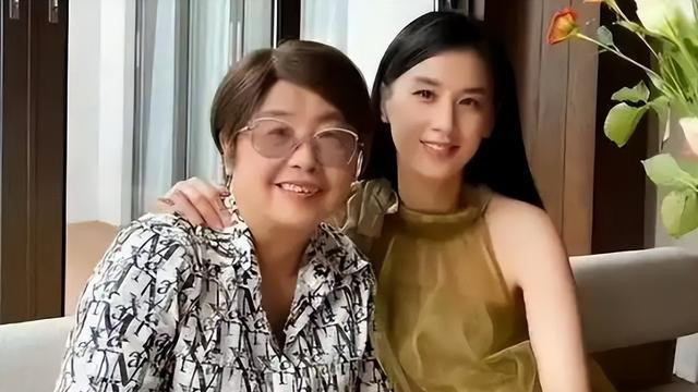 黄圣依离婚后住娘家被嫌弃：是你硬要搬回来！嫁出的女儿泼出的水