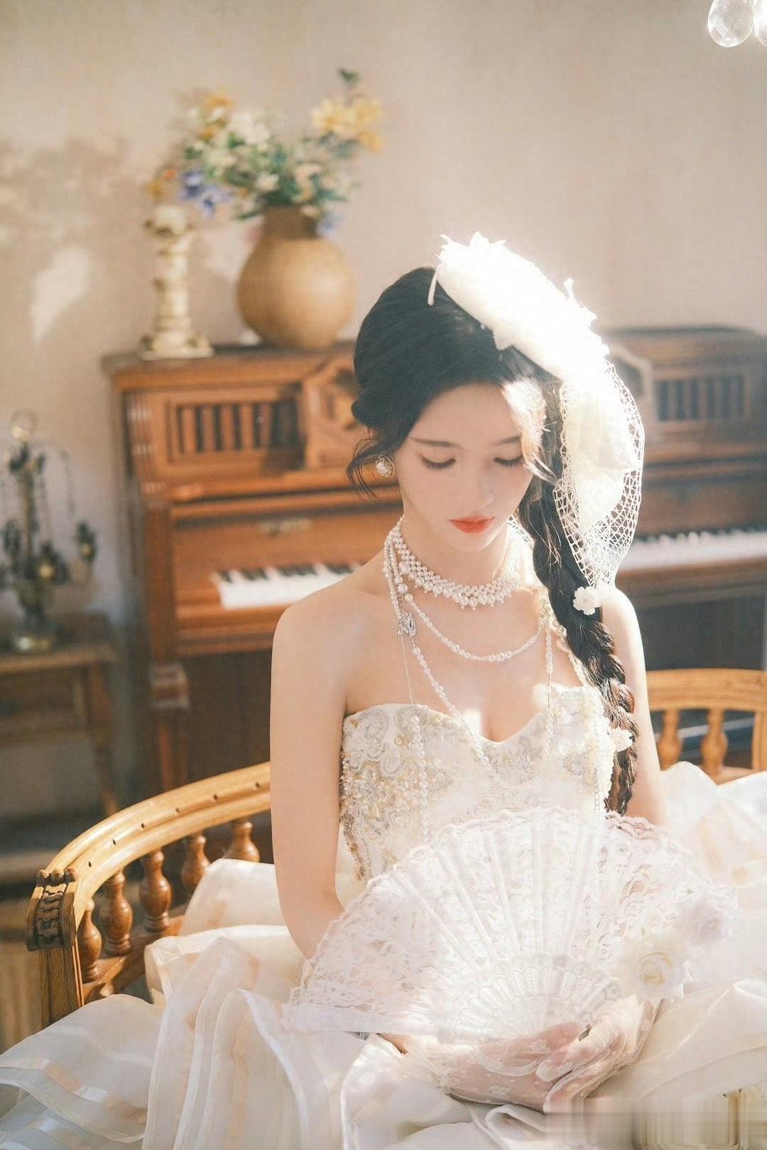 刘些宁这组生日大片简直美炸