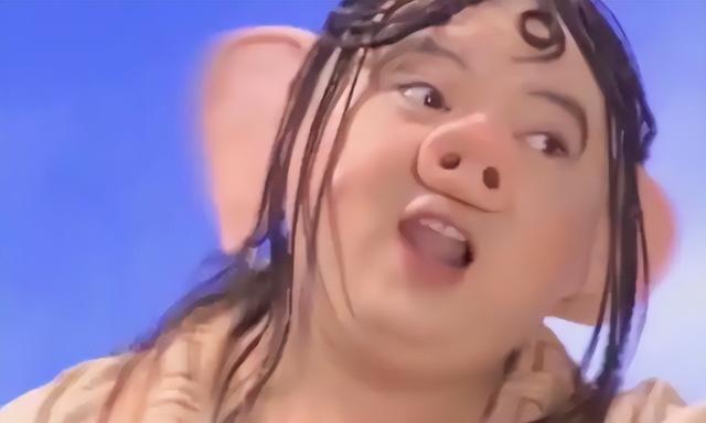 过气明星有多惨:农村走穴,直播卖货被嘲,摆摊还债,体面呢?