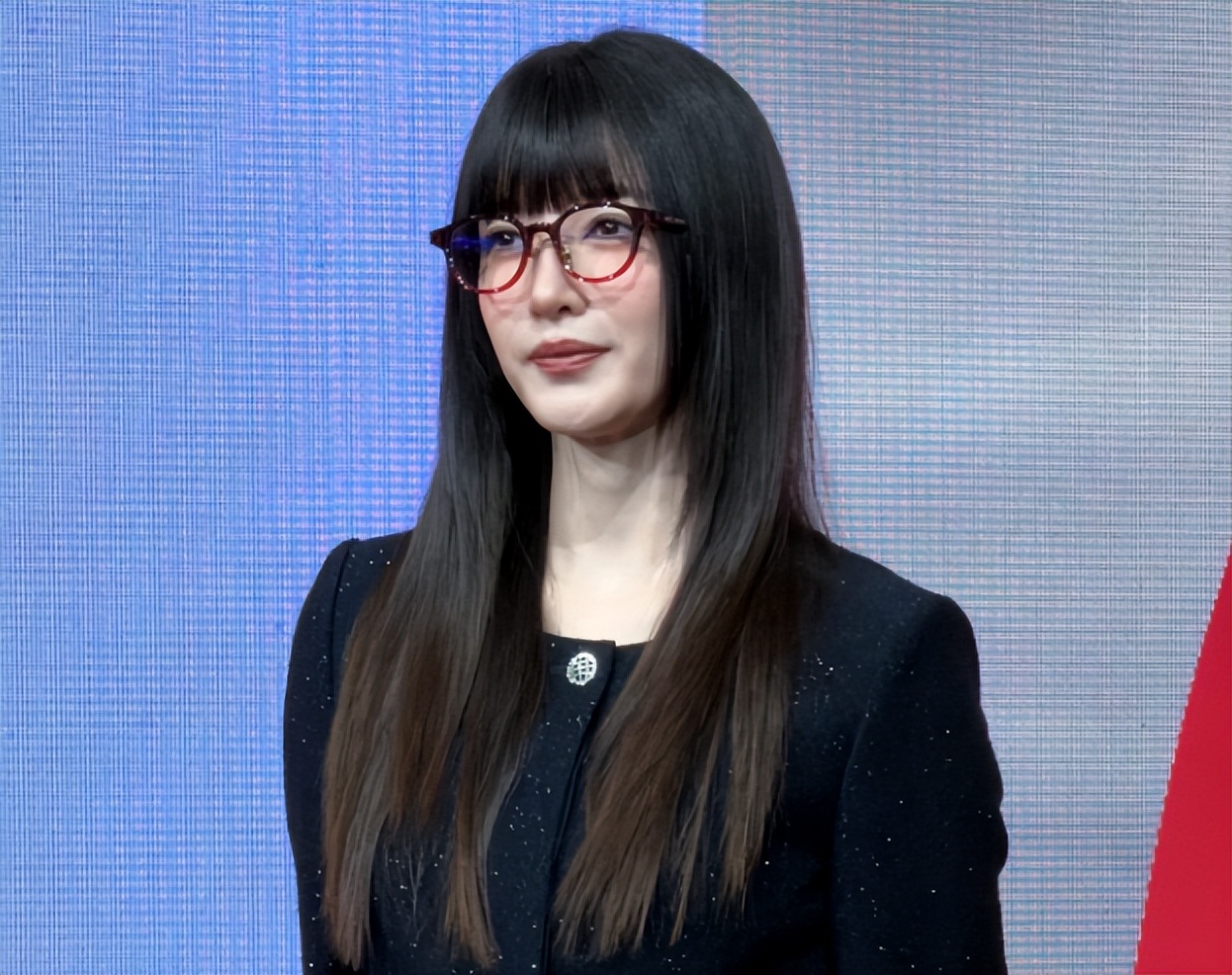 39岁江疏影近况曝光,嘴歪脸僵、膀大腰圆,身材发福胖到认不出