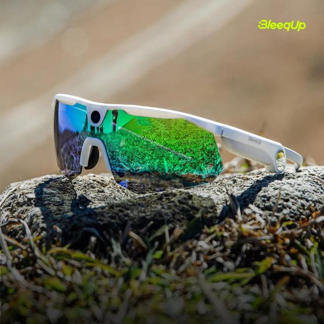 离开锤子、字节后，吴德周抢先Meta推出AI运动眼镜丨涌现36人