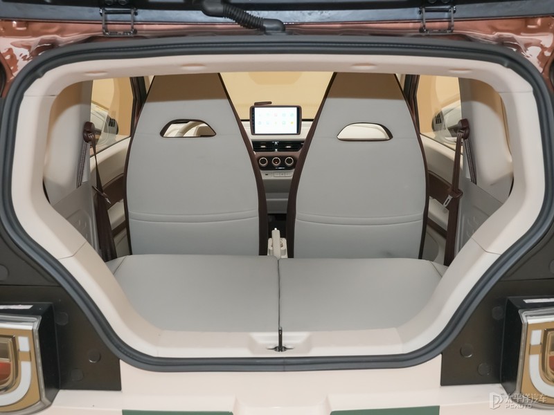 英伦/竞速双外观 实拍2026款奇瑞QQ冰淇淋