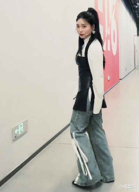 喜剧女星扎堆减肥,金靖晒自拍瘦成女神,网友:美得眼睛移不开