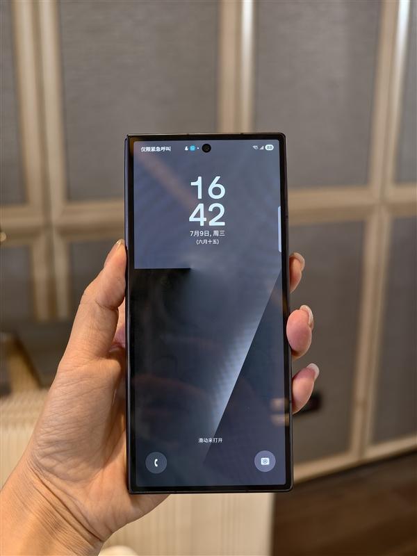 13999元起！三星Galaxy Z Fold7正式發布：8.9mm、215g全球最輕