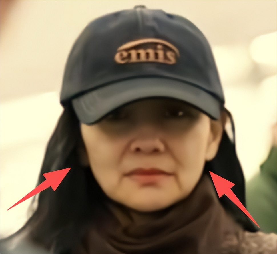 钱再多有什么用？年仅50岁就皮松肉垮的胡可，给所有女星提了个醒