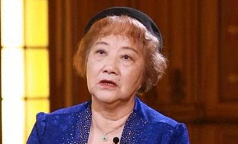 定居美国10余年，78岁却回国“捞金”，这就是人民口中\老艺术家\