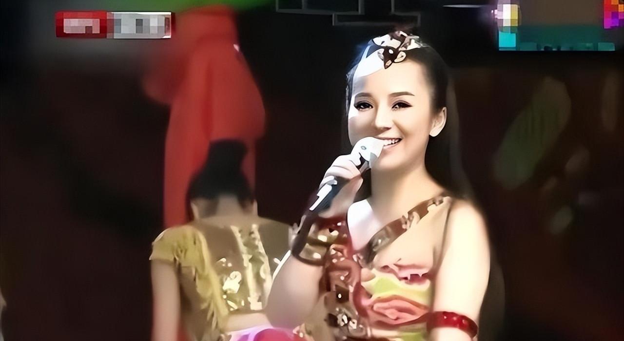 盲人歌手刘赛：7年前，不顾反对嫁到农村，如今丈夫成了她的骄傲