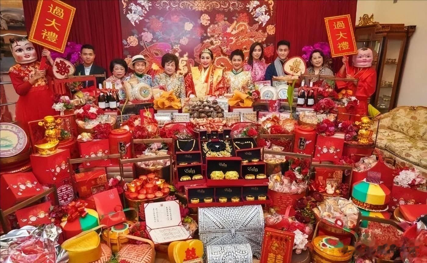 反转!曝何超莲婚礼是亲妈出钱,窦骁不愿签婚前协议,所以没领证