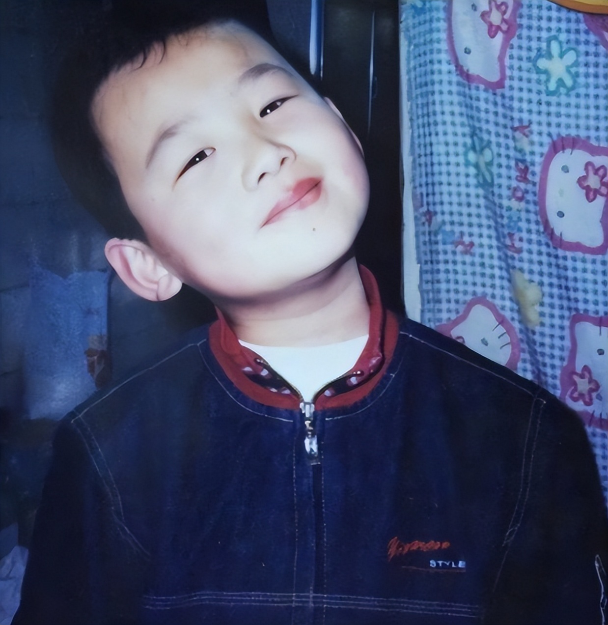 郑晓龙宠着、丁勇岱护着，长相平平却资源不断，他到底啥来头？