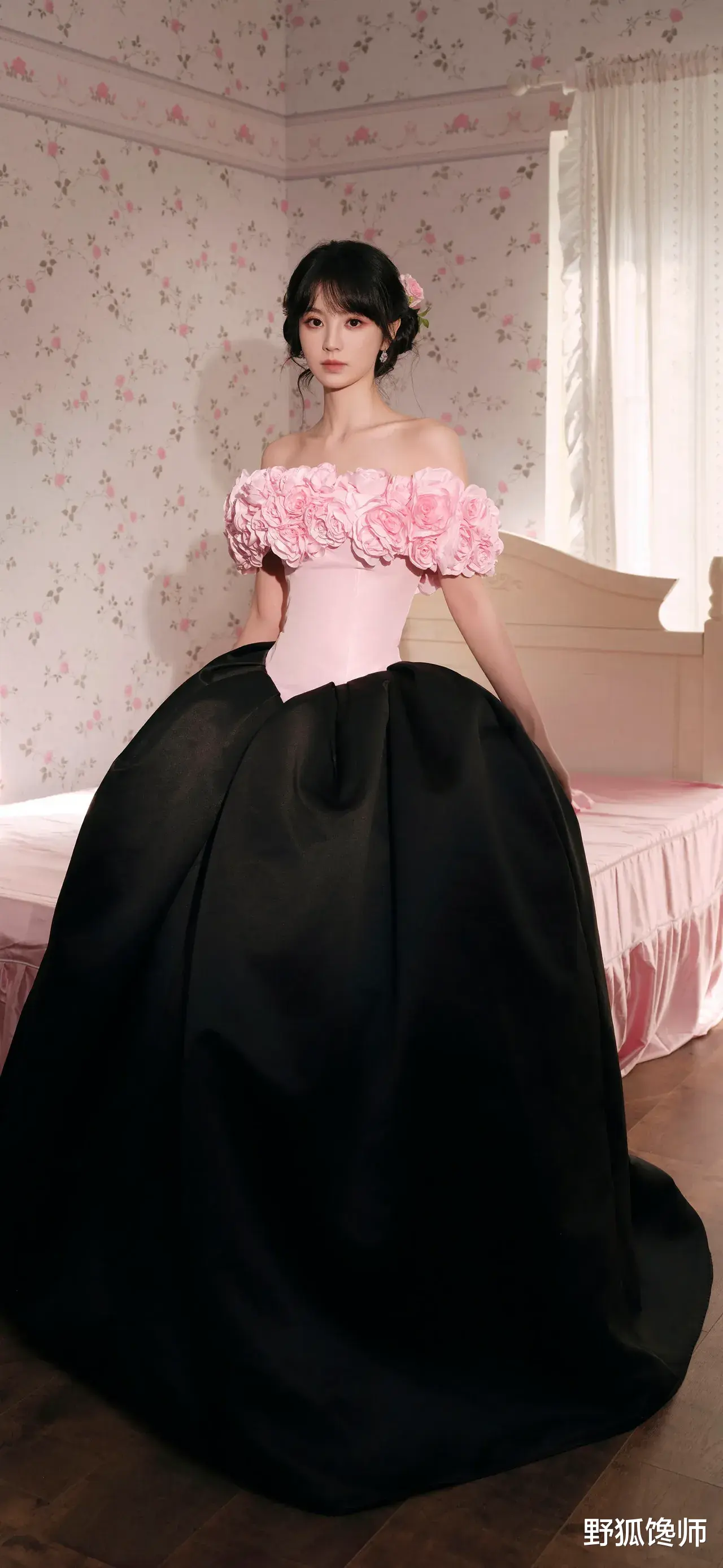 田曦薇娇俏可爱，既清纯又性感，内娱甜妹天花板。