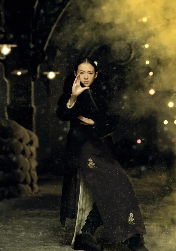 不靠发型遮丑，贴头皮封神 这五位骨相女星，露额露顶照样艳压群芳