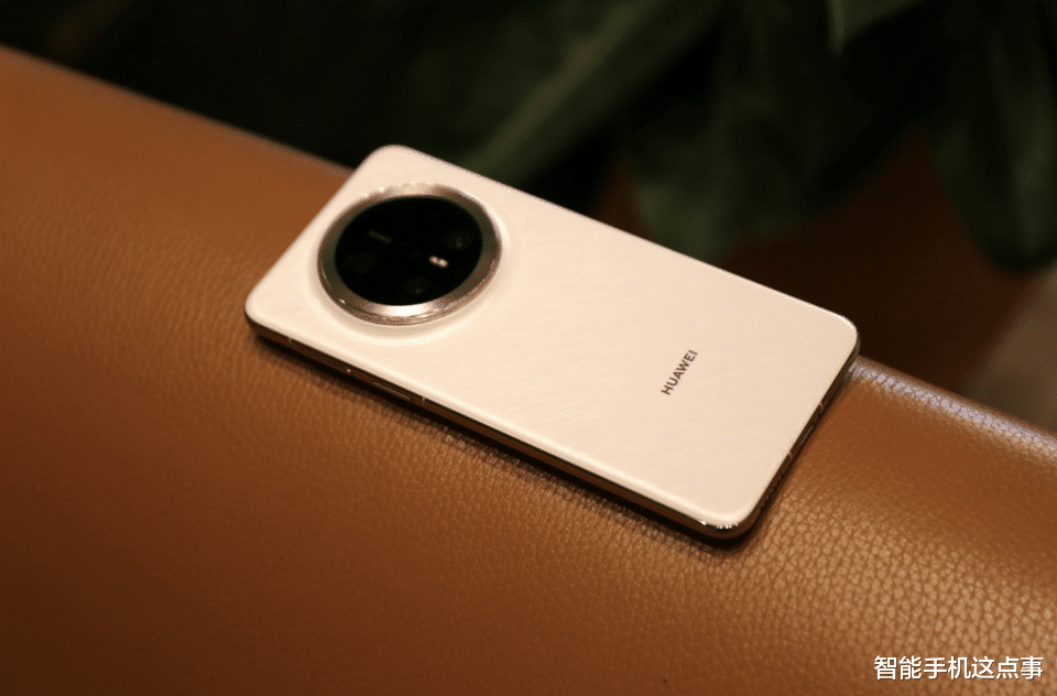 华为Mate80系列再次被确认:双层OLED+新一代可控自研芯片,风扇待定!