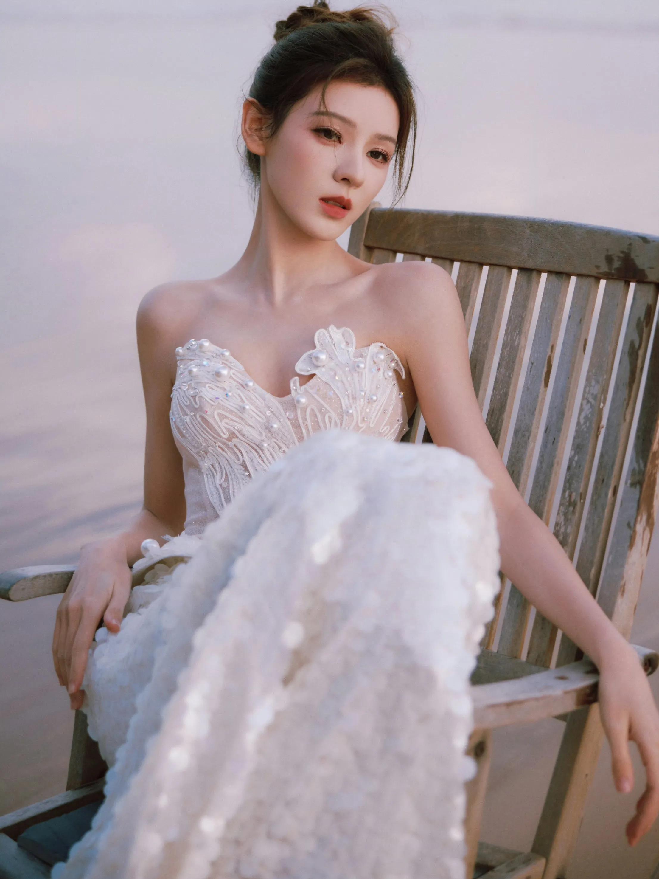 张予曦婚纱写真美图