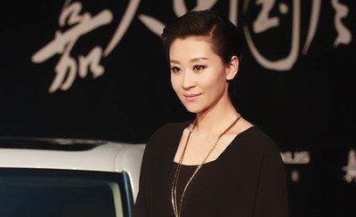 37岁狠心抛弃罗晋,嫁大19岁富豪得一架飞机,如今她怎样了?