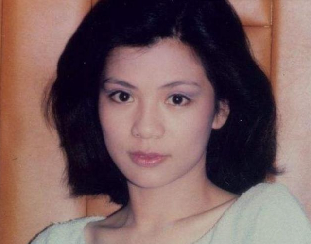 原来她早已离世!被高晓松劈腿,遭汪峰抛弃,27岁在家中上吊自杀