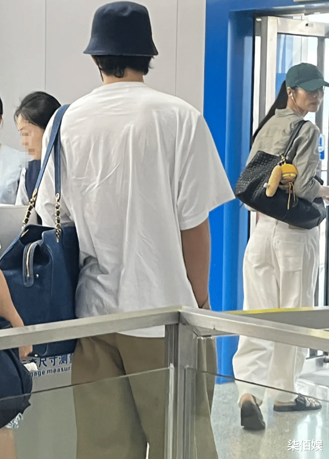 井柏然随刘雯回湖南，走亲戚被偶遇，小井已改口喊刘雯父母爸妈