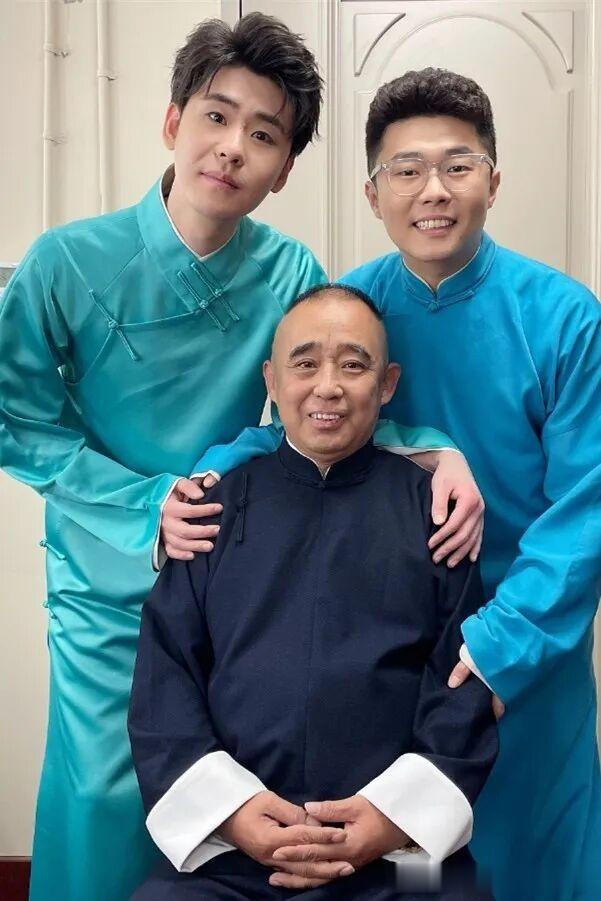 德云社纲丝节第二场，周九良弹三弦，杨九郎主持没词现场加