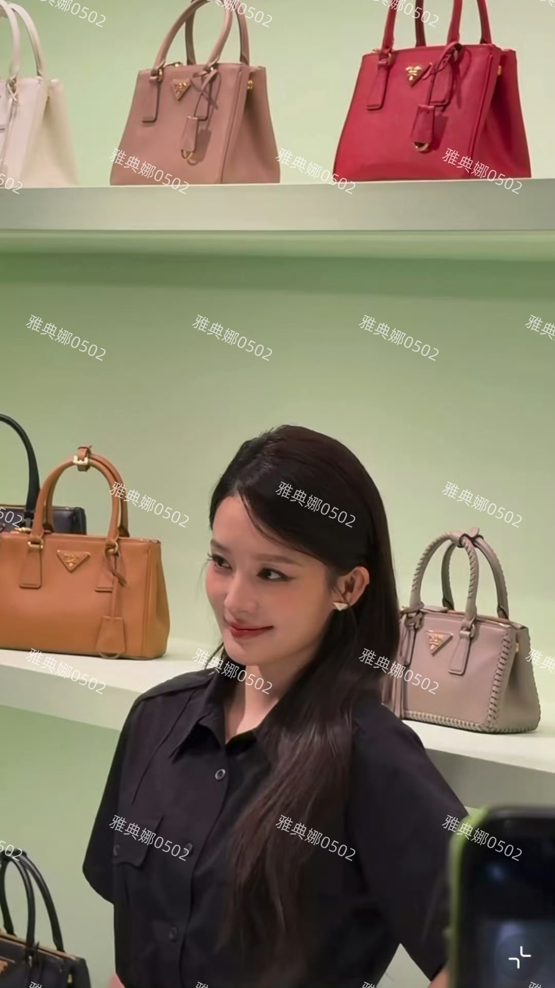 李沁的美貌被低估了，眉清目秀气质温婉 35岁依然顾盼生姿楚楚动人