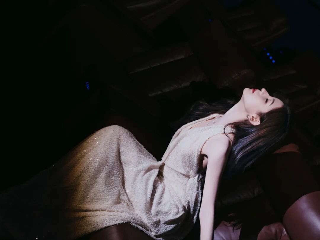 张予曦目光交汇之美