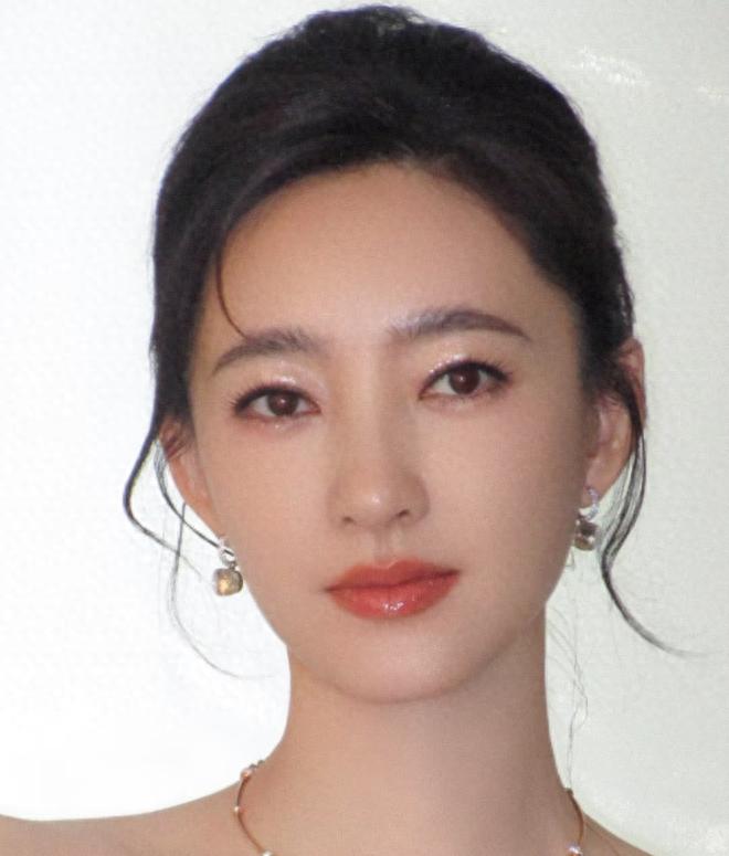 王丽坤前夫被判无期，她最新路透笑容满面，别再替她“卖惨”了