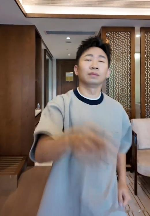 杨迪39岁生日这天，把娱乐圈的人情冷暖和世态炎凉展现得淋漓尽致