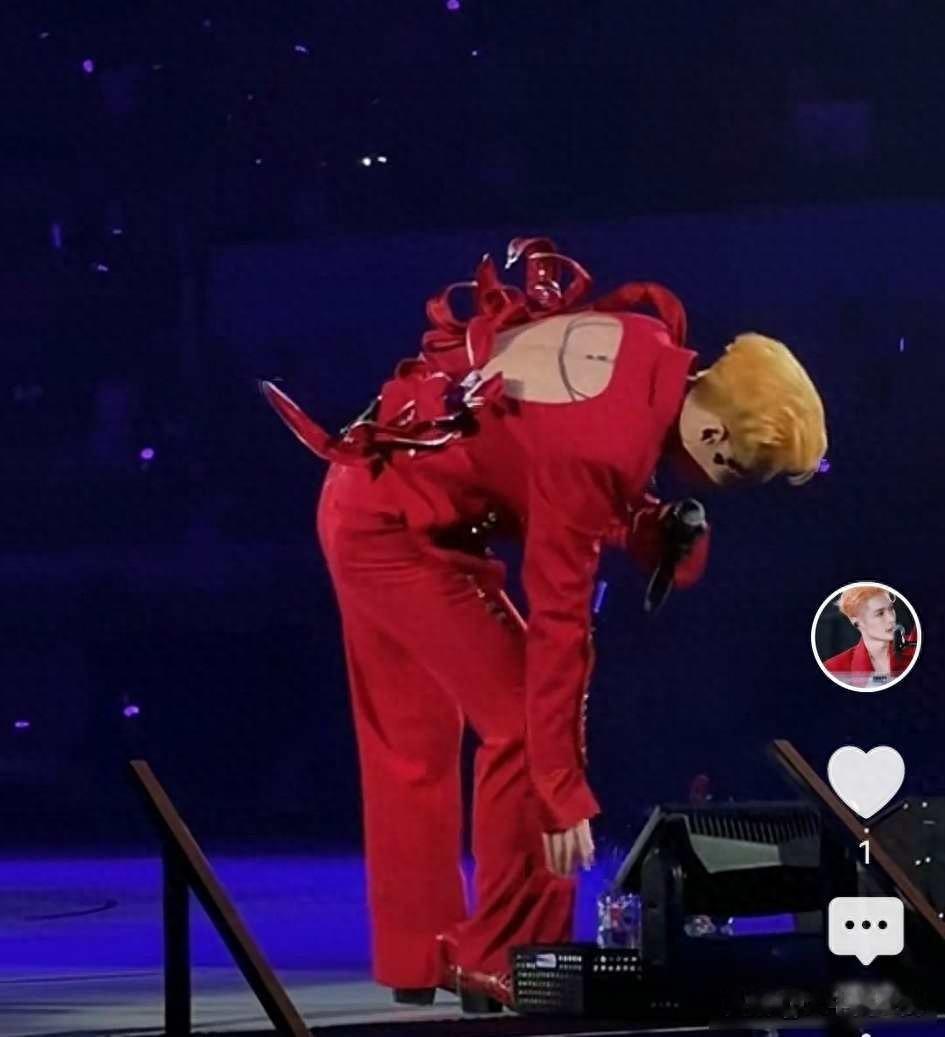 1800万人集体怒怼!张艺兴演唱会捅了深圳打工人的哪个痛点?