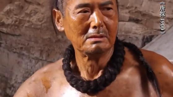 从头到脚皆可替？周润发这个镜头，戳穿了多少“流量明星”的体面