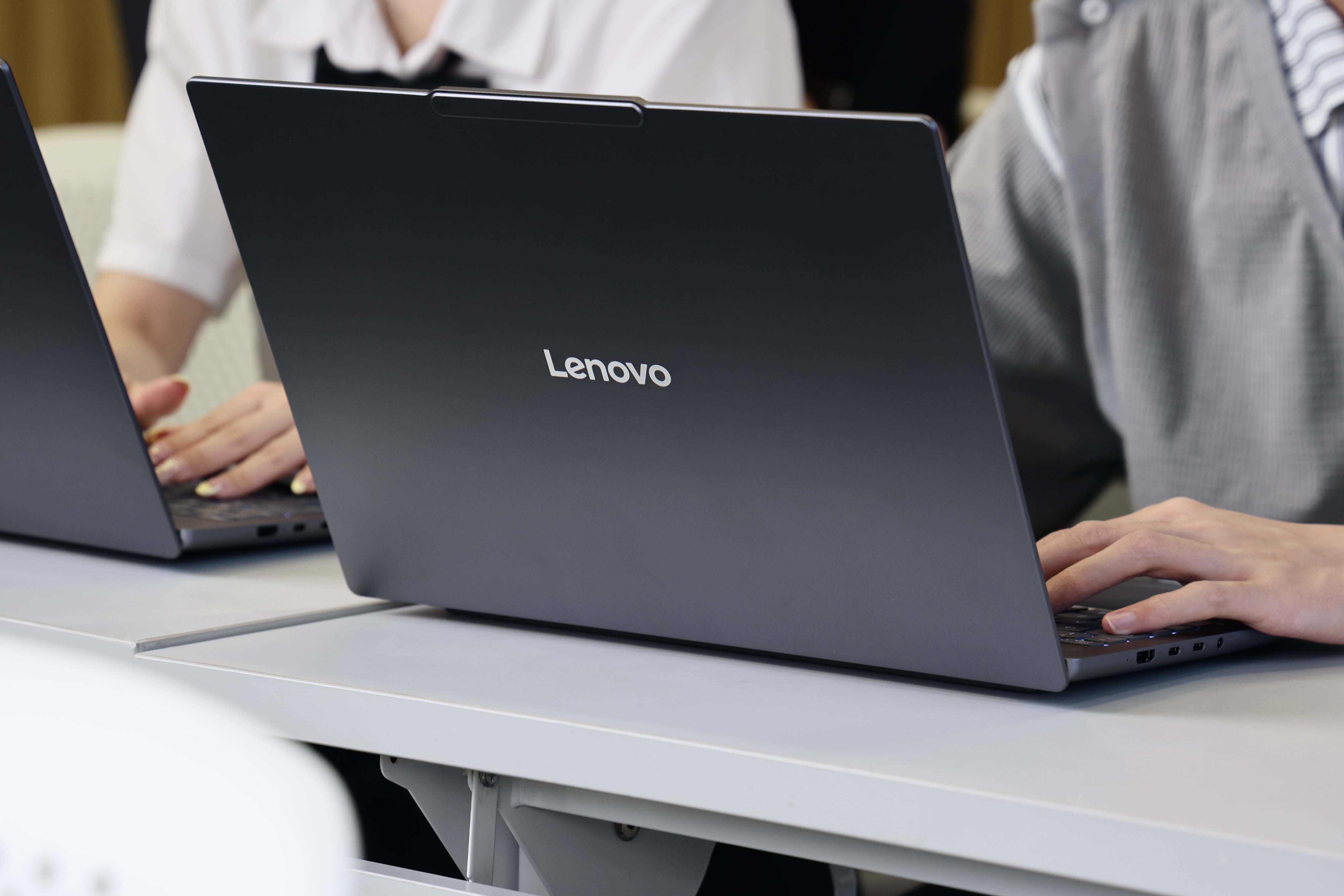 先看需求再下手!Intel VS AMD 实际场景对比,不踩坑