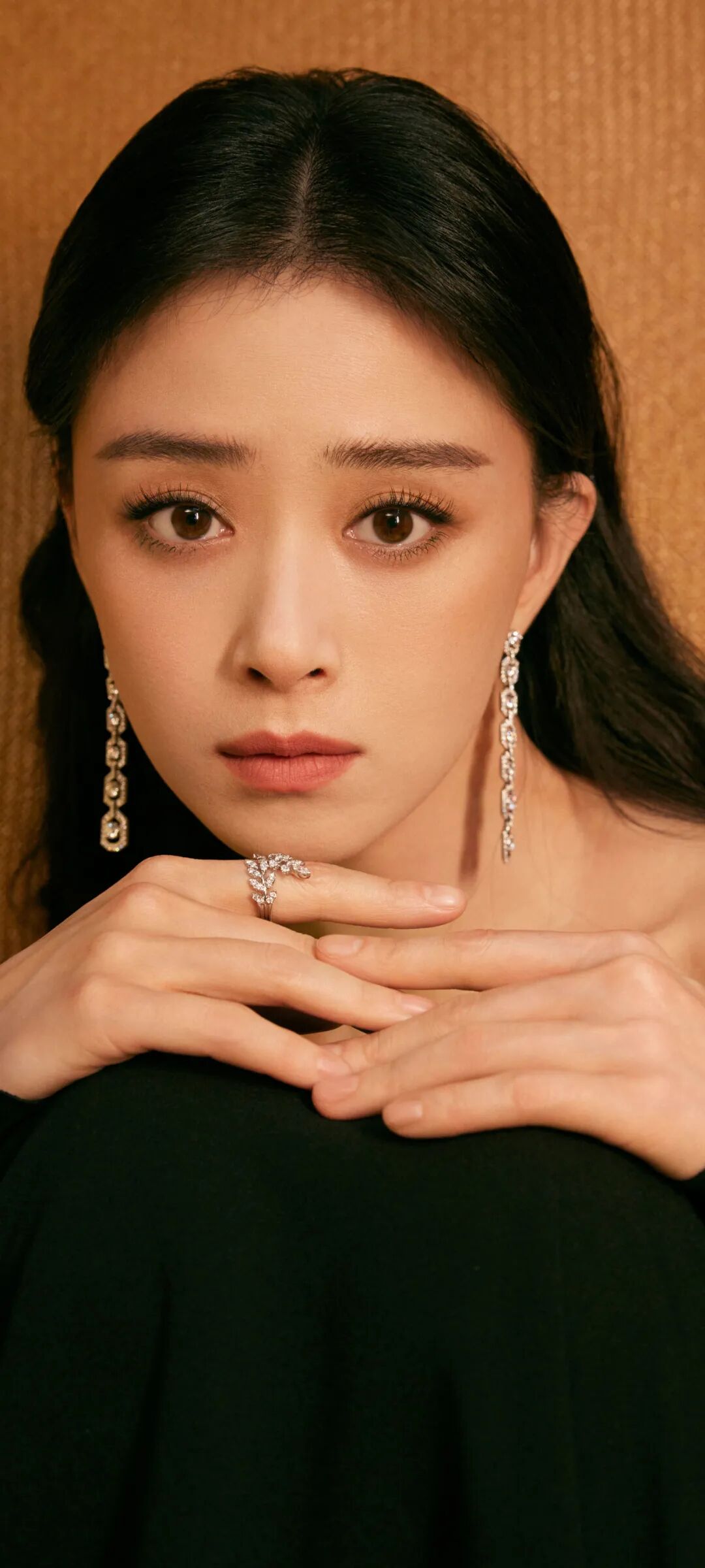 蒋欣,夜色中绽放的黑玫瑰