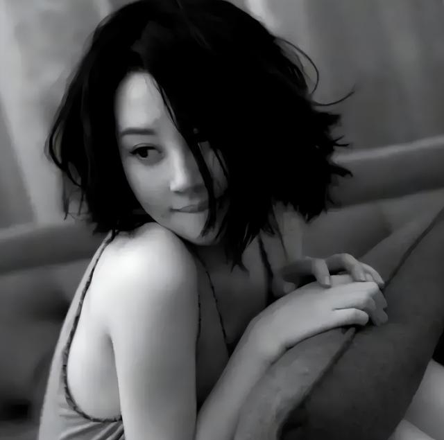 她一生 “风流成性、老少通吃”，撩汉无数，现如今56岁却依旧单身