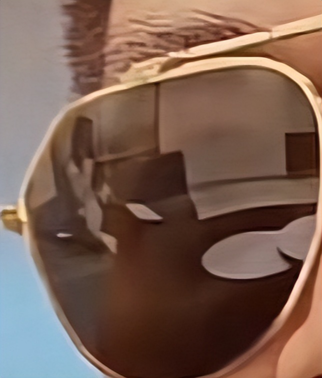 黄圣依13岁儿子安迪从国外转学到香港读书，杨子和女朋友亲自送去