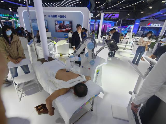直擊北京科博會：“天工2.0”即將發布，機器人化身“老中醫”現場理療