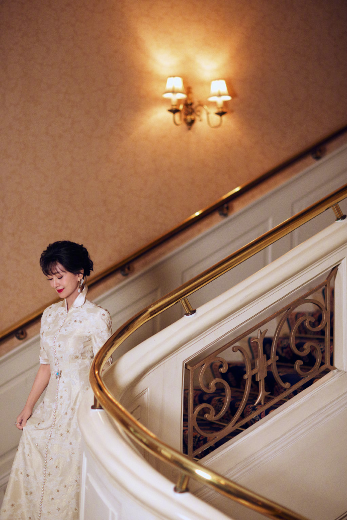 赵雅芝老师今日份营业写真，高贵气质藏不住