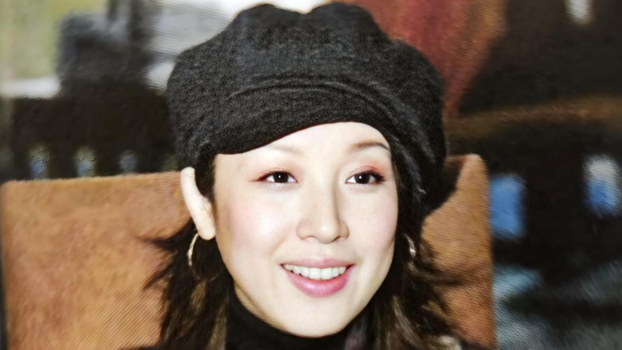 孙悦，34岁嫁离异丈夫，53岁被两代男人宠成公主的幸福范本