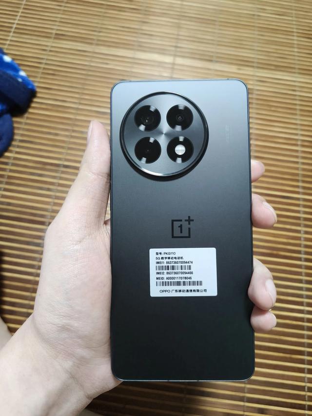 一加Ace 5首发入的,用到现在还是稳如老狗