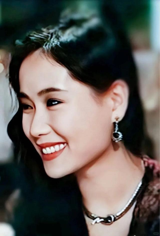 叶童：只要皱纹不长进心里，我们永远风华正茂