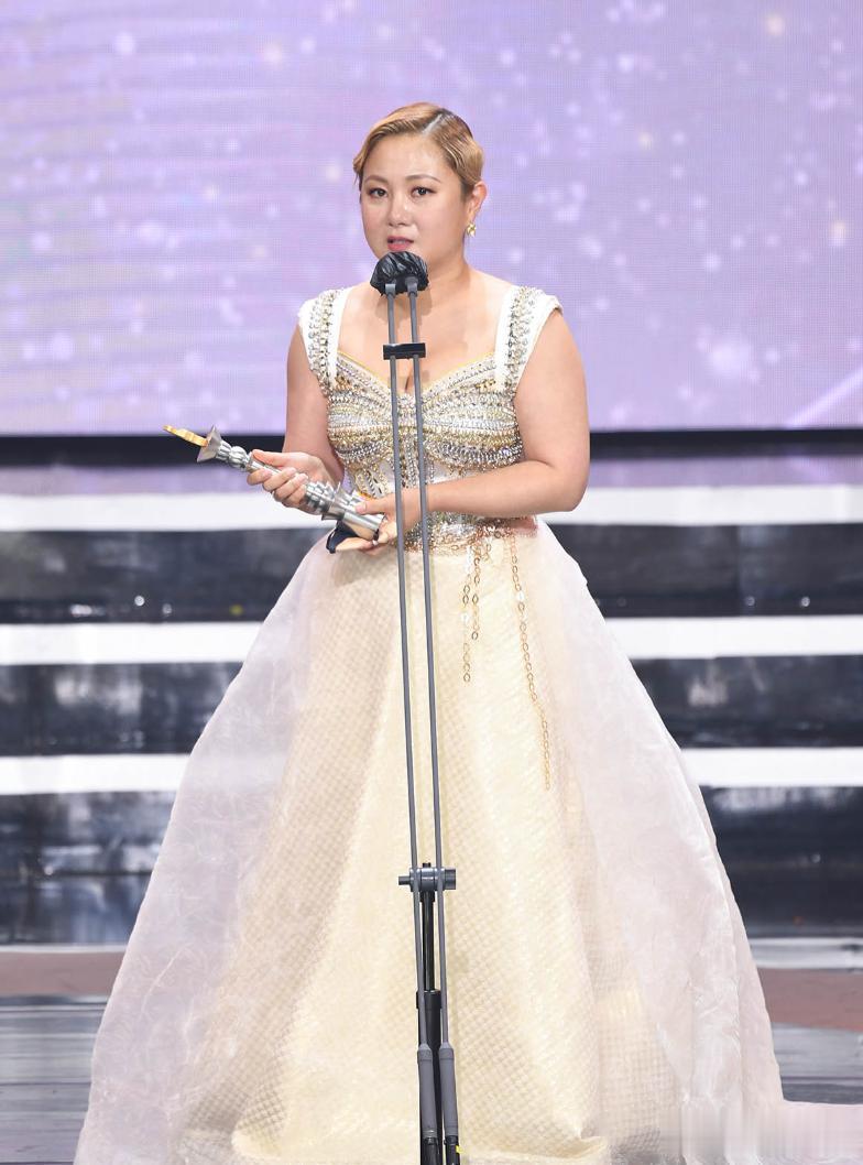 韩国顶流女星遭经纪人举报:不发工资,强迫饮酒,因拒绝喝酒被打