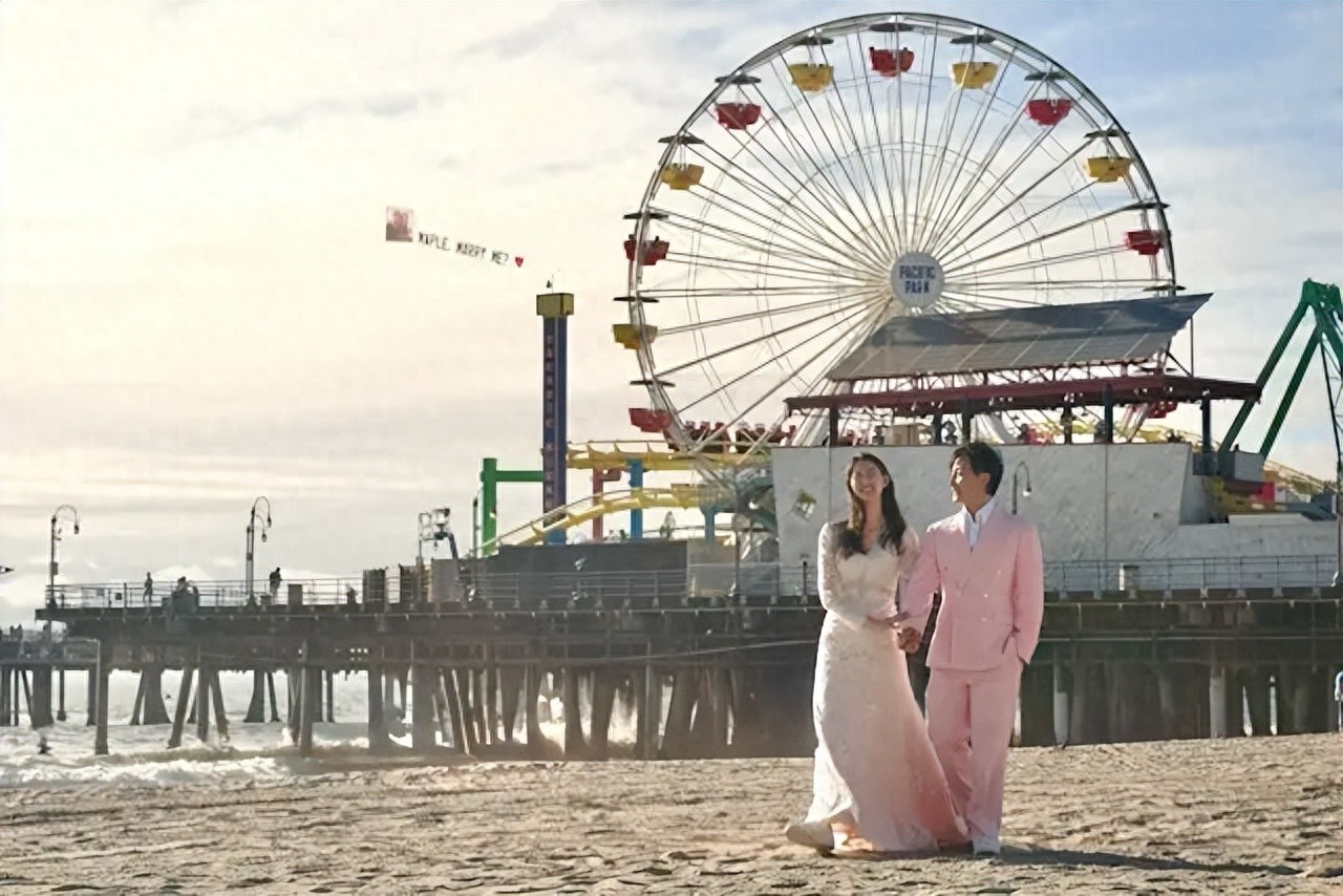 港星方力申首公开求婚过程，自爆老婆结婚后与爸妈同住相处融洽