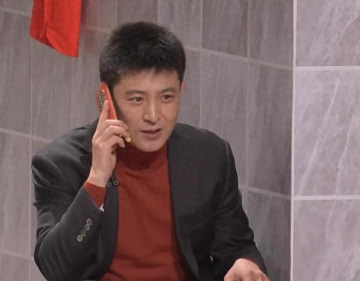 明着吃软饭?多次上春晚竟然全是老婆的功劳,结婚多年被拿捏死