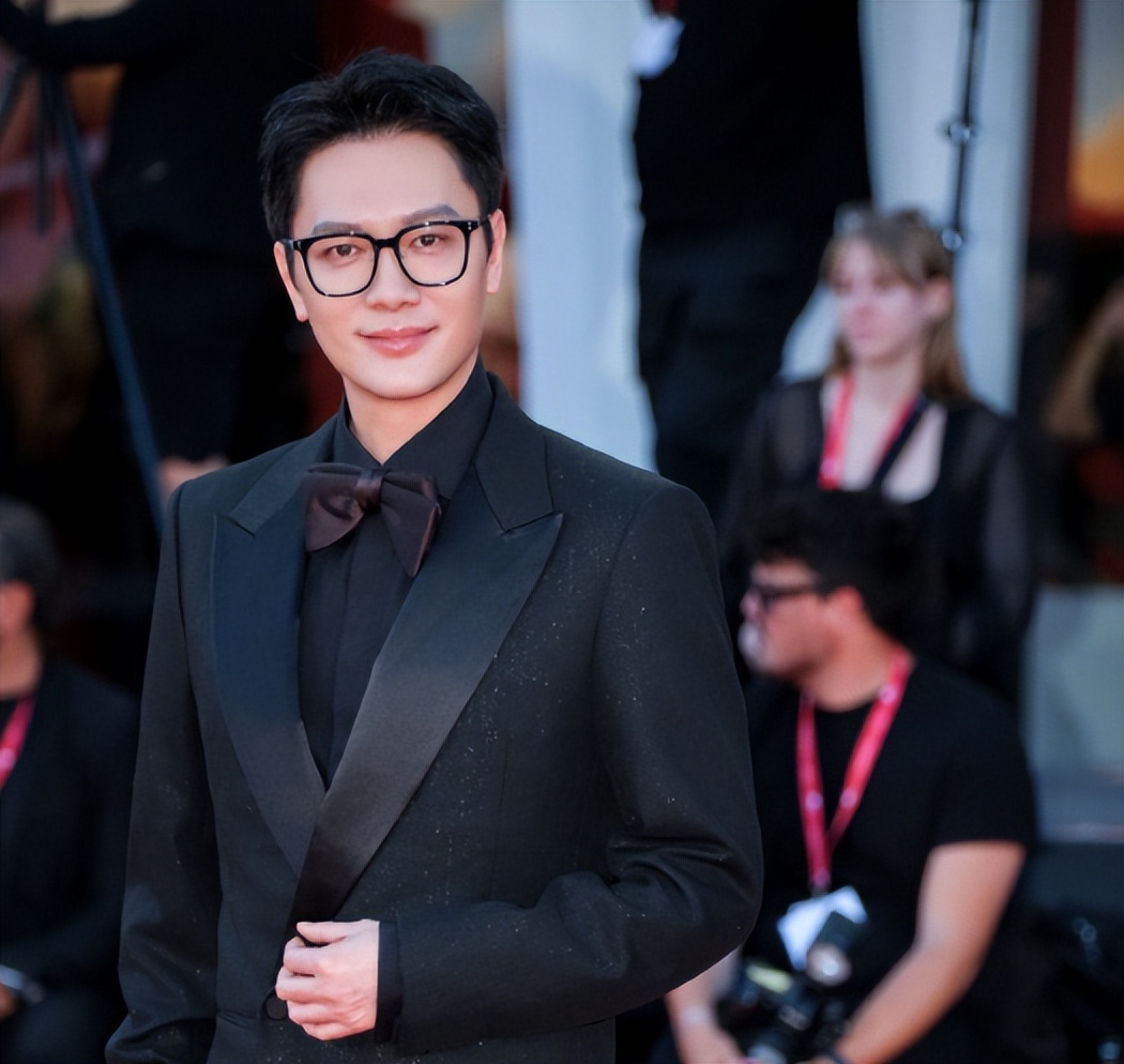 赵丽颖也没想到，和自己离婚4年，前夫冯绍峰竟一直在走上坡路