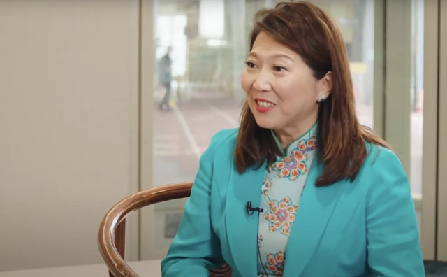 62岁香港名校创办人离世，85岁母亲忍痛公开噩耗，何超盈晒照悼念