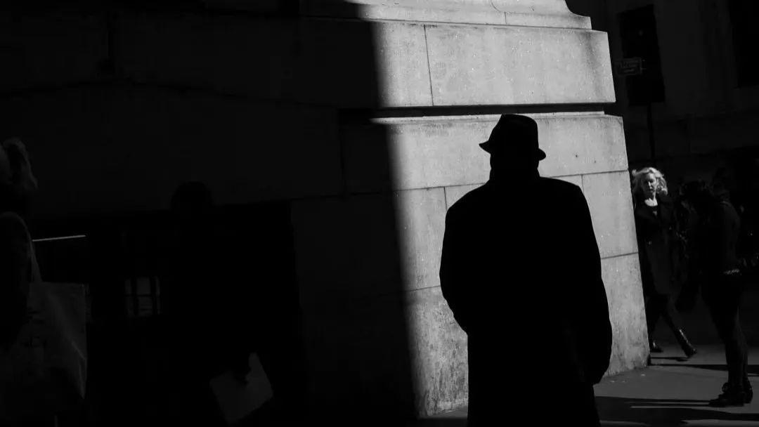 劉強東被大使館喊話！宣傳做了，扶貧款啥時候給？