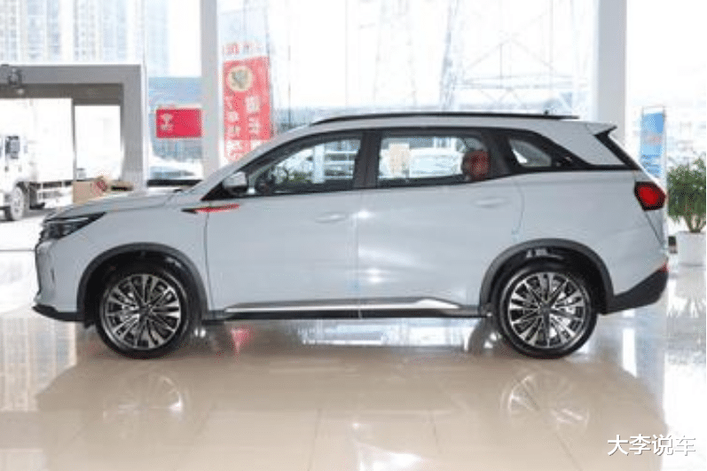 瑞虎8又添竞争对手！2025款风光580上市，11.29万起，诚意满满